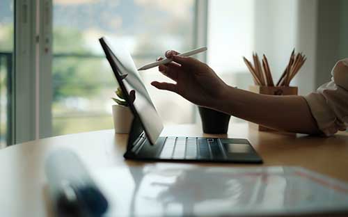 ?自學(xué)考試計(jì)算機(jī)專(zhuān)業(yè)有什么課程？