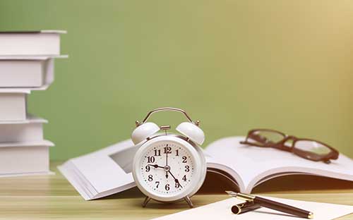 自考本科報班大概需要多少錢？報班和不報班的區(qū)別是什么？