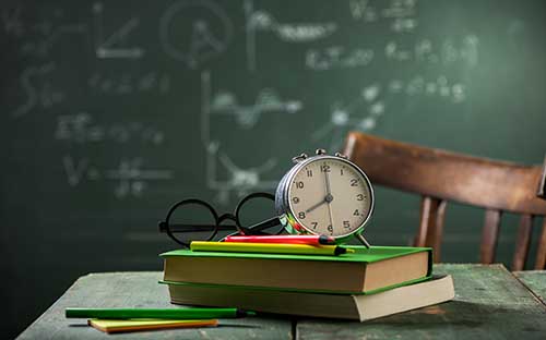 自考什么時候可以申請畢業(yè)證？一般幾月拿畢業(yè)證？