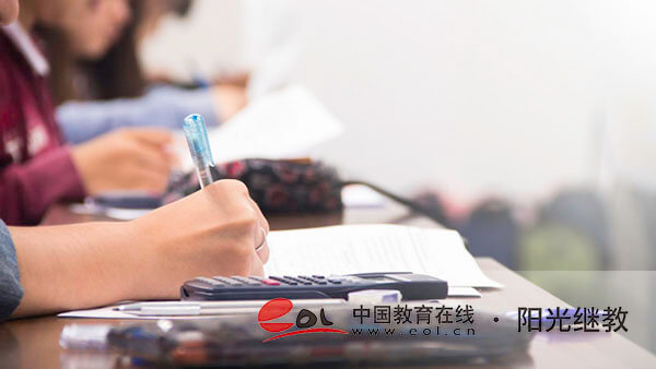 報(bào)名自學(xué)考試的人多嗎？學(xué)歷怎么樣？