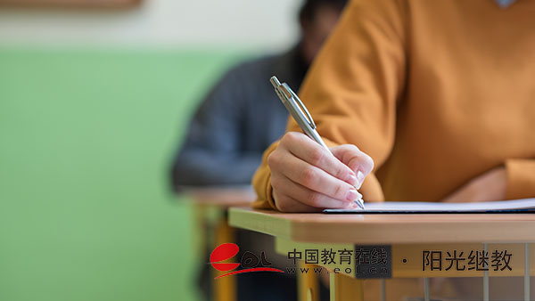 上海自考專升本英語難嗎？英語考試有什么題？