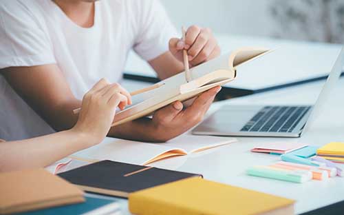 河南新鄉(xiāng)成人高考如何報名？考試科目有哪些？