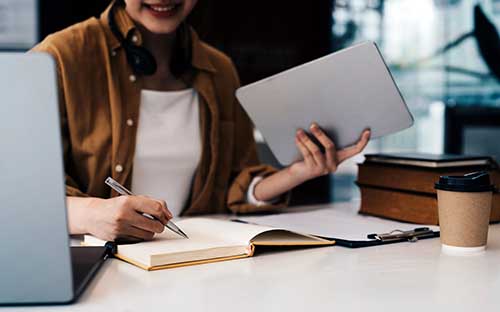 成人高考報(bào)名頁(yè)面進(jìn)不去怎么辦？可以自己去學(xué)校報(bào)名嗎？