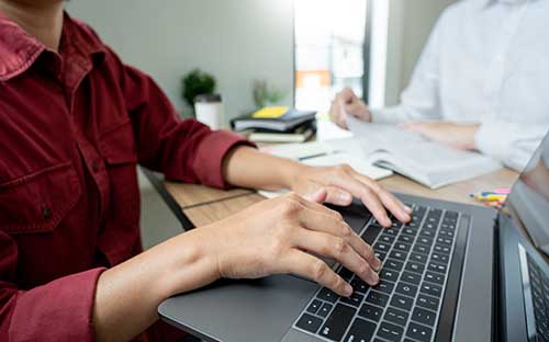 成人高考學(xué)校去哪兒報(bào)名？需要哪些材料？