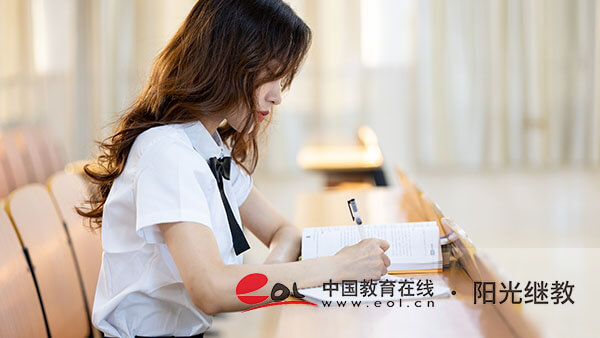 成人高考怎么在官網(wǎng)報(bào)名考試？需要哪些材料？