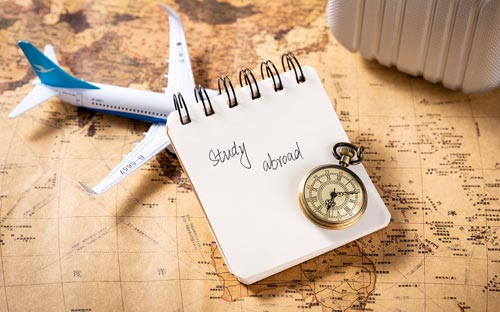 藝術(shù)留學(xué)費(fèi)用比較