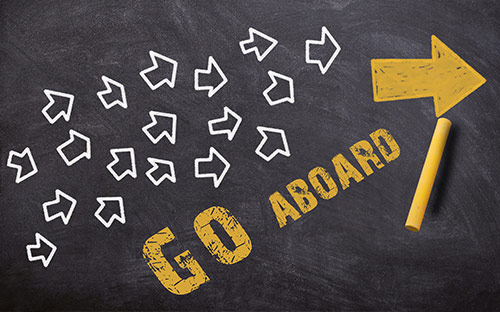 國外藝術(shù)留學中介費一般多少錢一年？英國留學中介費用多少