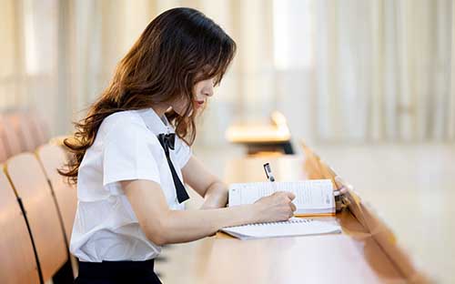 服裝設(shè)計留學(xué)好嗎？服裝設(shè)計留學(xué)院校有哪些？