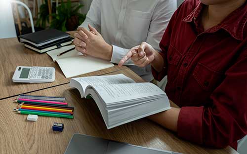 英國預(yù)科的雅思要求多少分？英國有哪些名校預(yù)科課程？