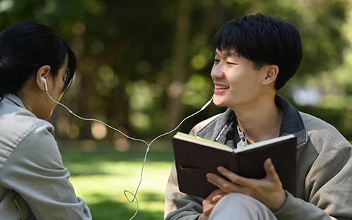 美國本科留學(xué)生費(fèi)用，美國留學(xué)本科一年花多少錢？