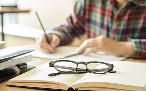 英國大學預科學生有假期嗎？英國留學預科申請條件是什么？
